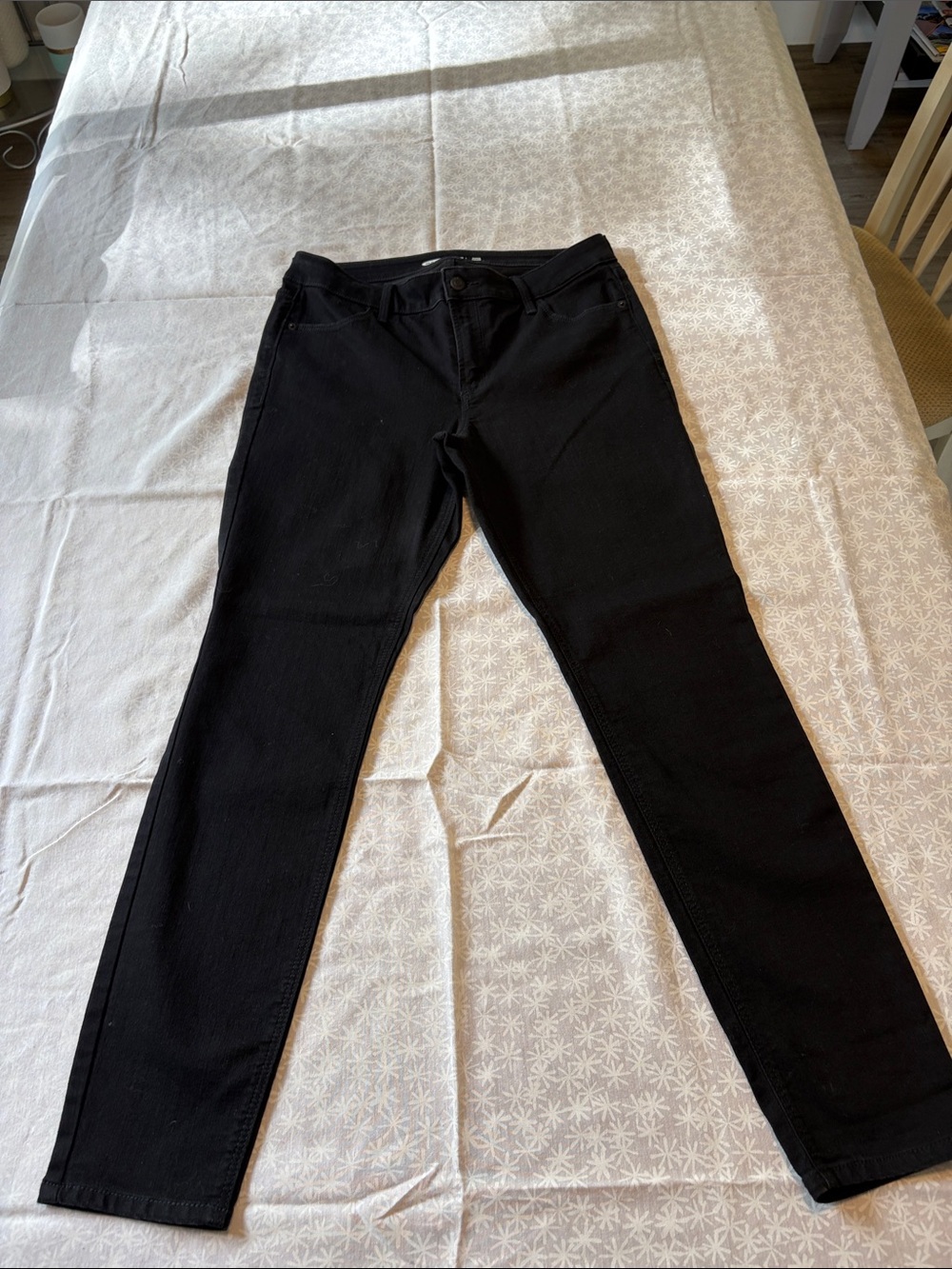 Old Navy Black Women’s Skinny Jeans - Slim Stretch